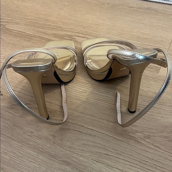 Zara Women's Metallic Gold Heels - Picture 4 of 6